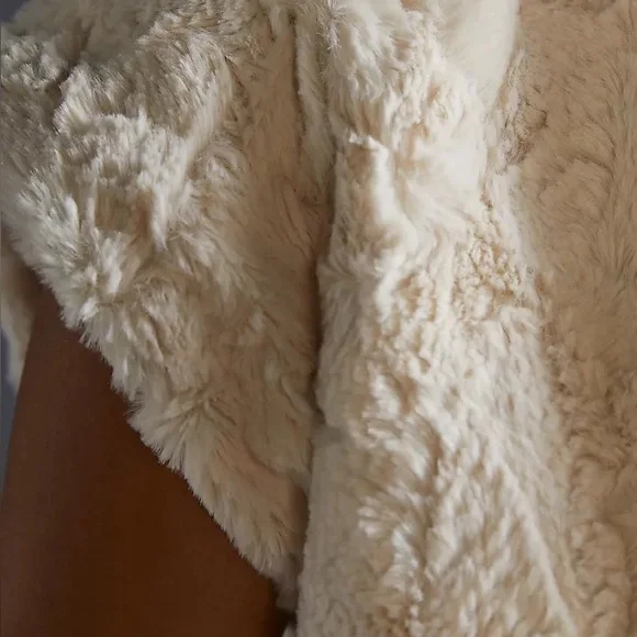 Maeve Faux Fur Top in Cream size Small Statement Luxe Anthropologie - Picture 15 of 15